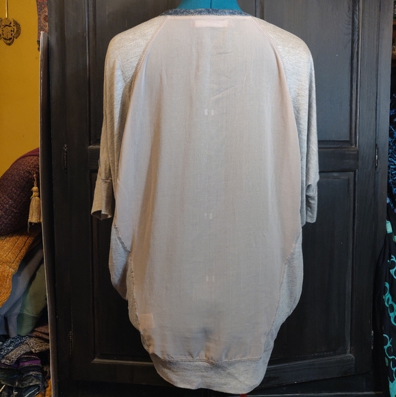 LAST CHANCE Akira Loose Fit Bat Wing Top - Picture 2 of 16